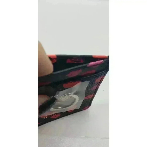 BETSEY JOHNSON STICK ON PHONE RING STAND WALLET CARD HOLDER NWOT LIPS - Picture 5 of 7